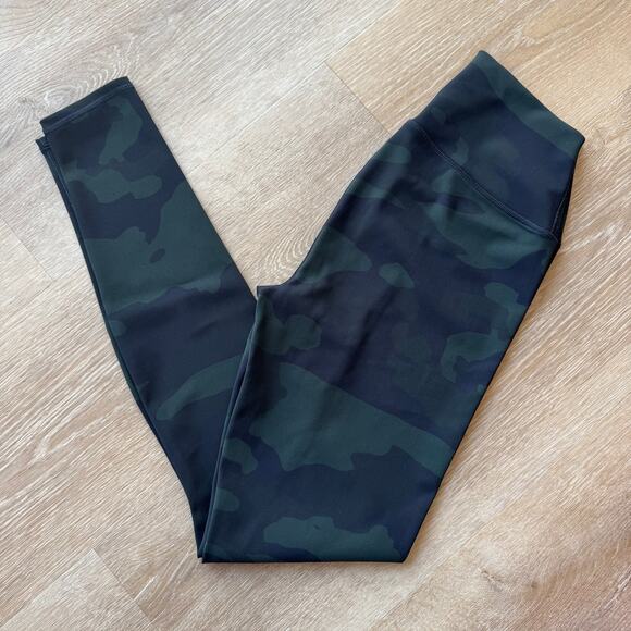 ALO Yoga Pants - Alo High-Waist Camo Vapor Legging - Size M